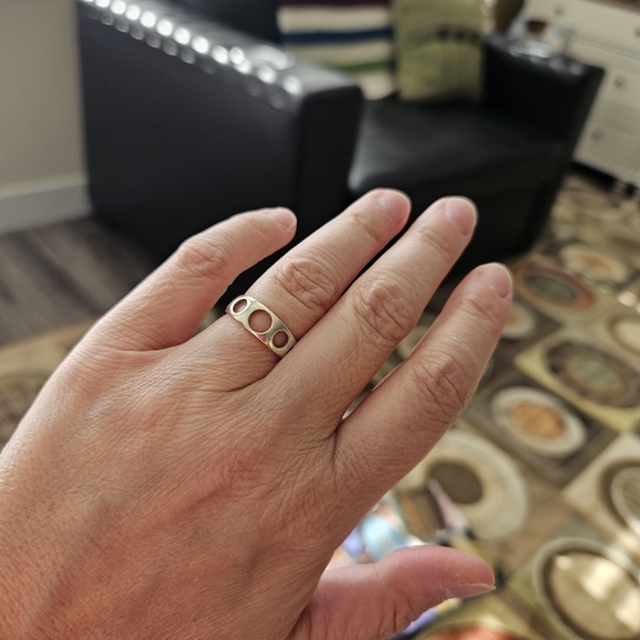 Silver Ring - Picture 4 of 5